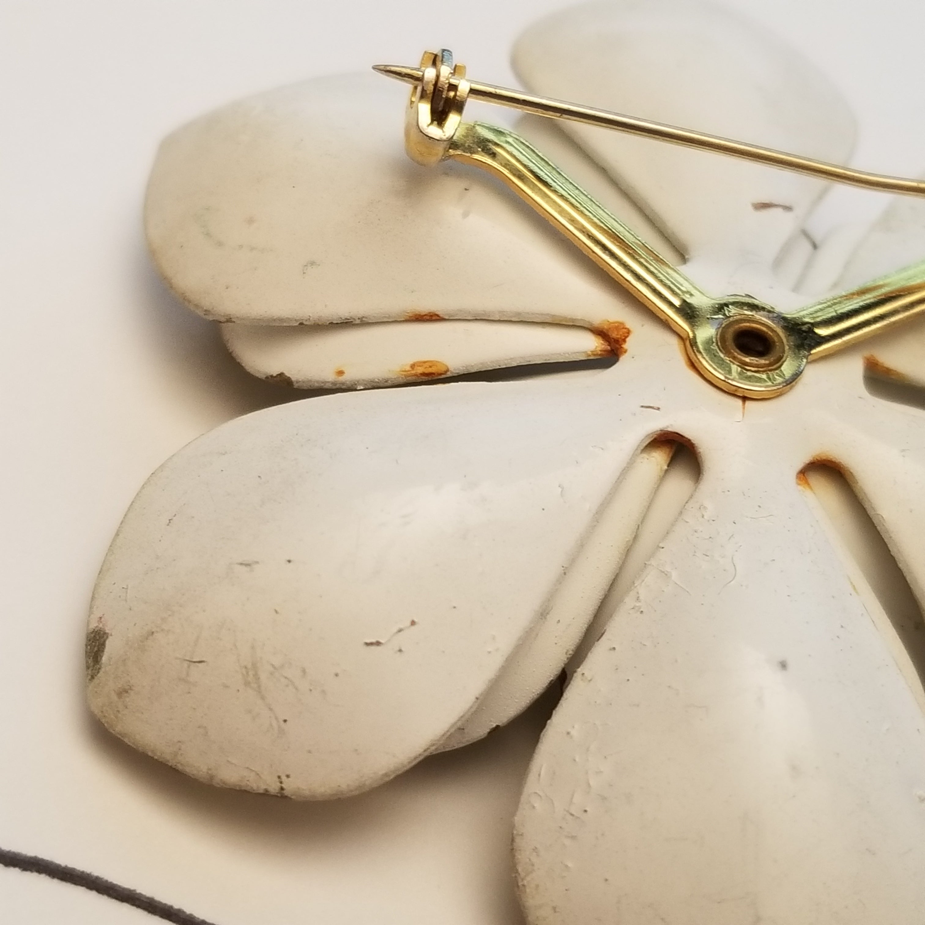 White Rustic Flower Brooch