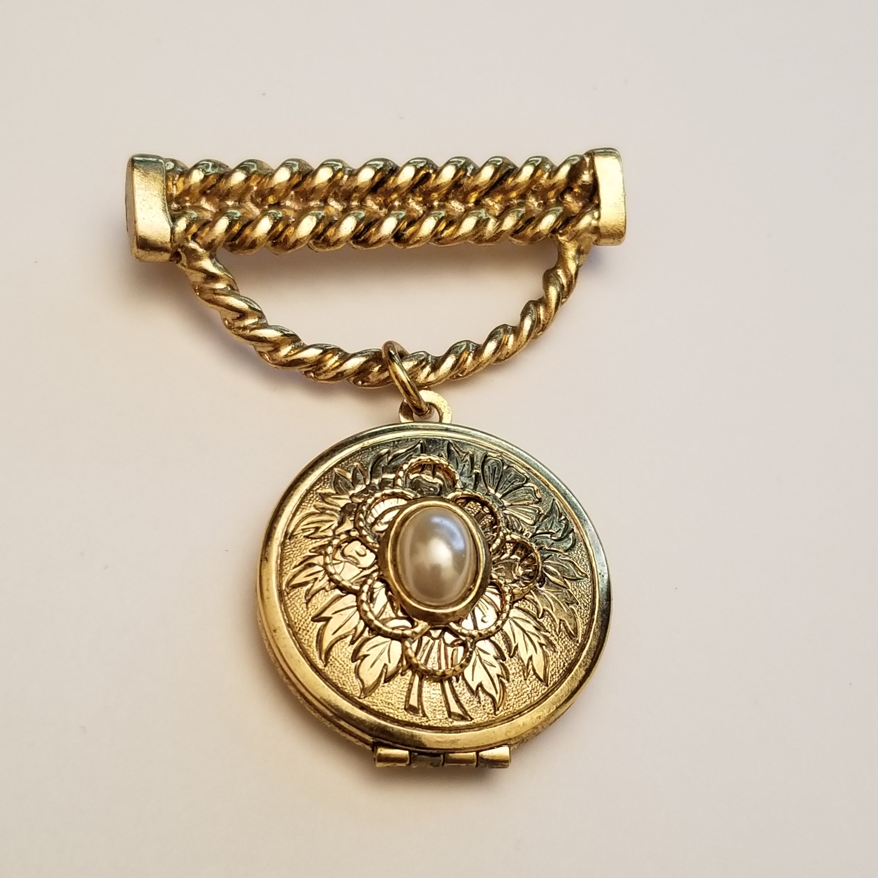 Vintage Gold Tone Locket Brooch
