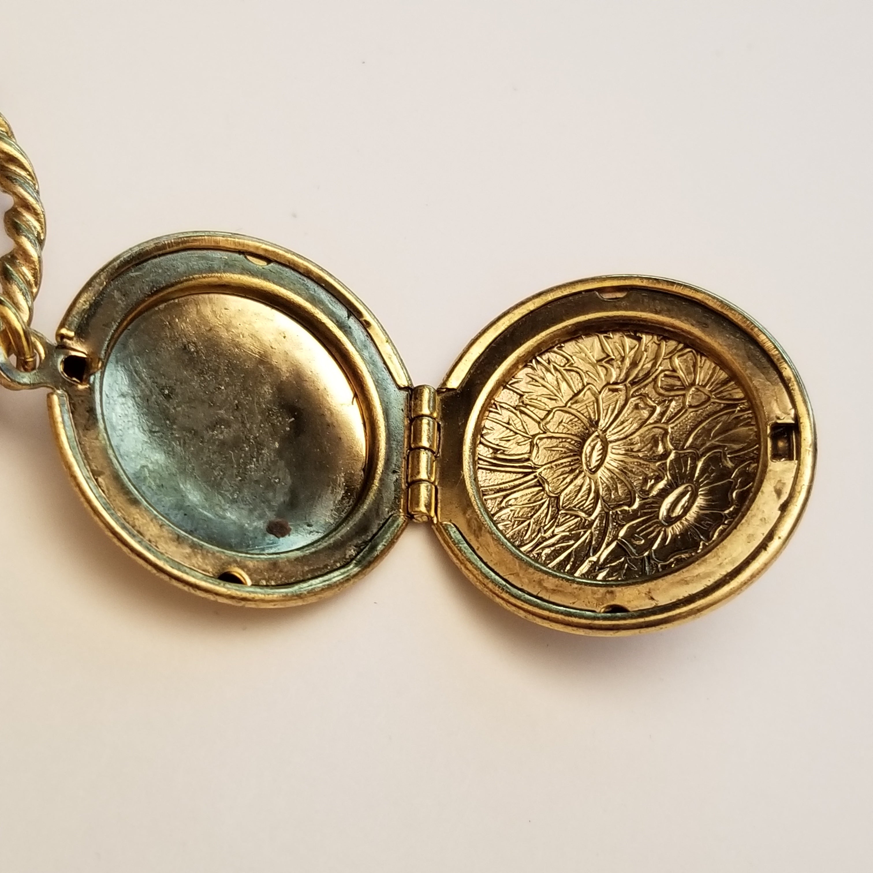 Vintage Gold Tone Locket Brooch