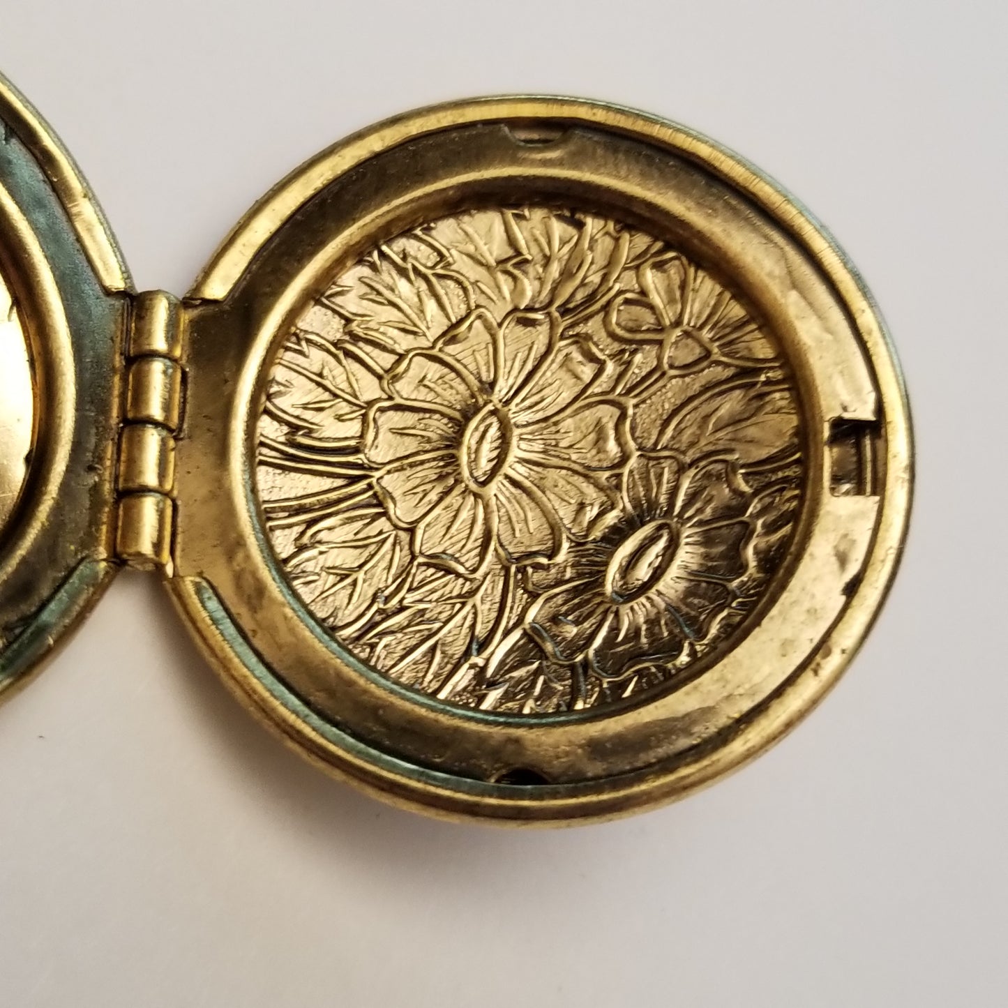 Vintage Gold Tone Locket Brooch