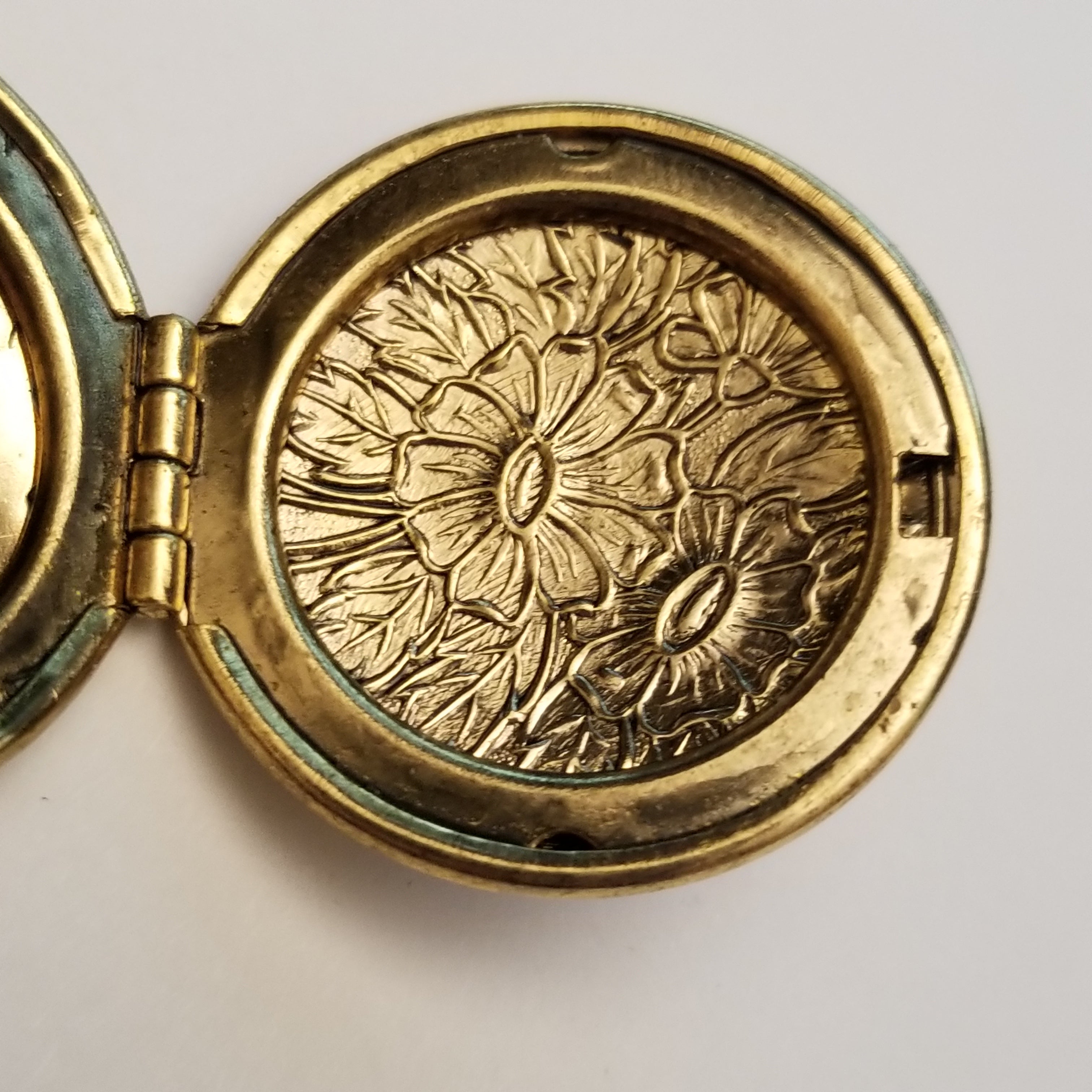 Vintage Gold Tone Locket Brooch