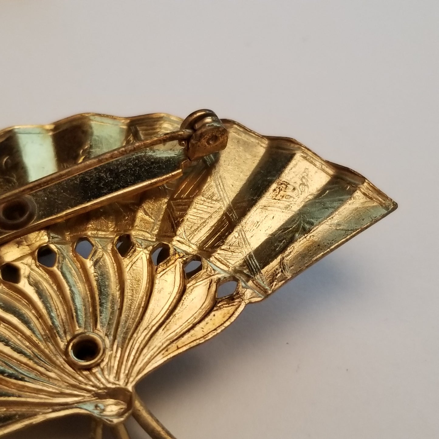 Vintage Gold Tone Rhinestone Brooch