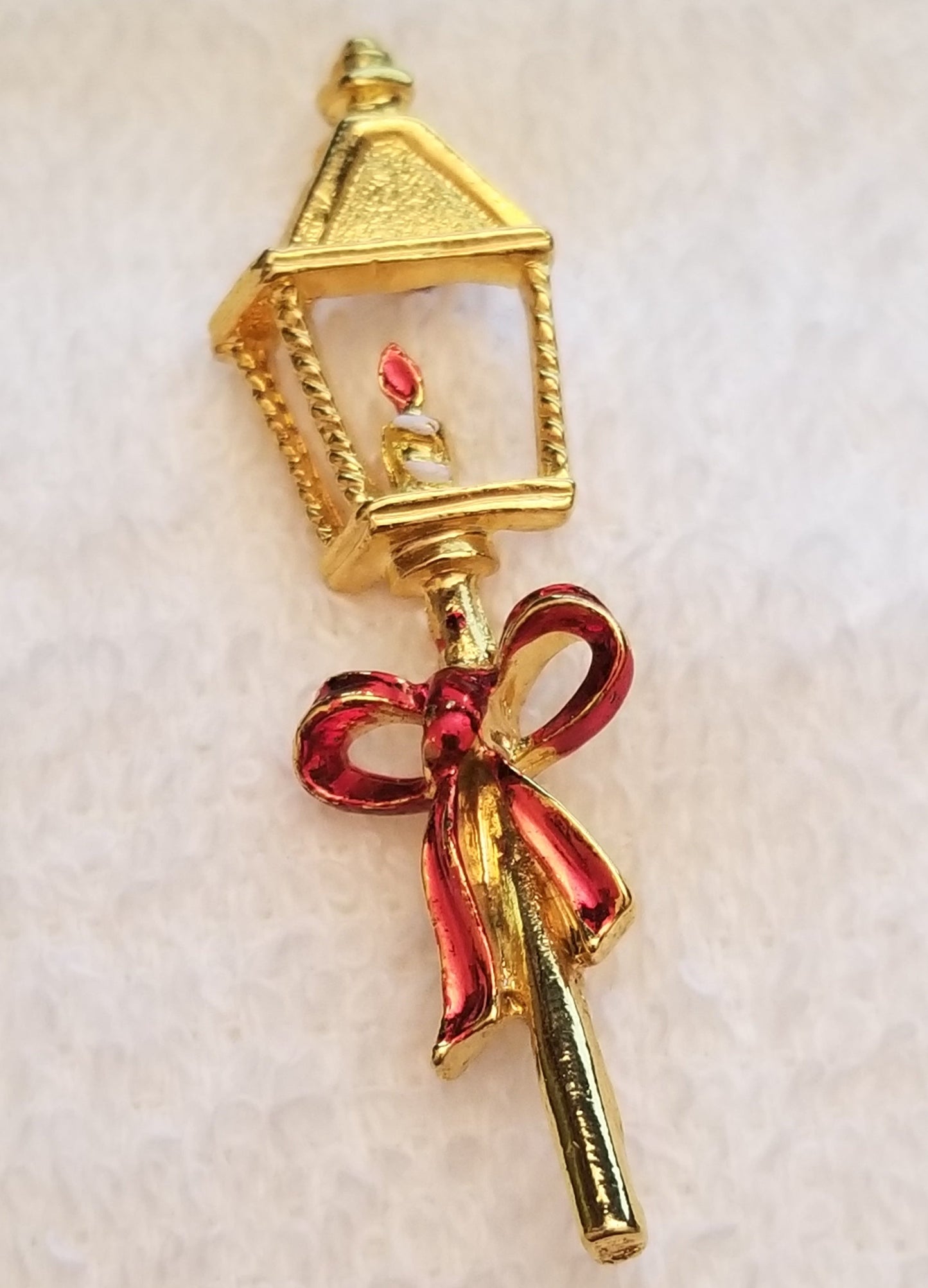 Gold Tone Light Post Brooch