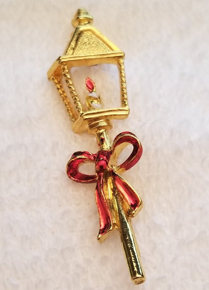 Gold Tone Light Post Brooch