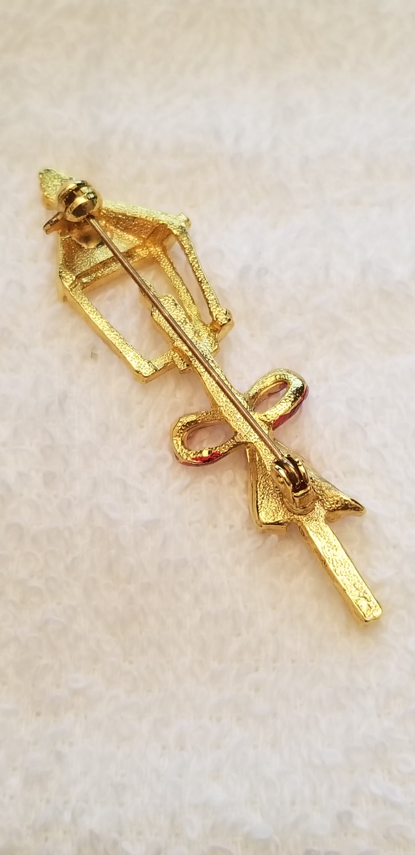 Gold Tone Light Post Brooch