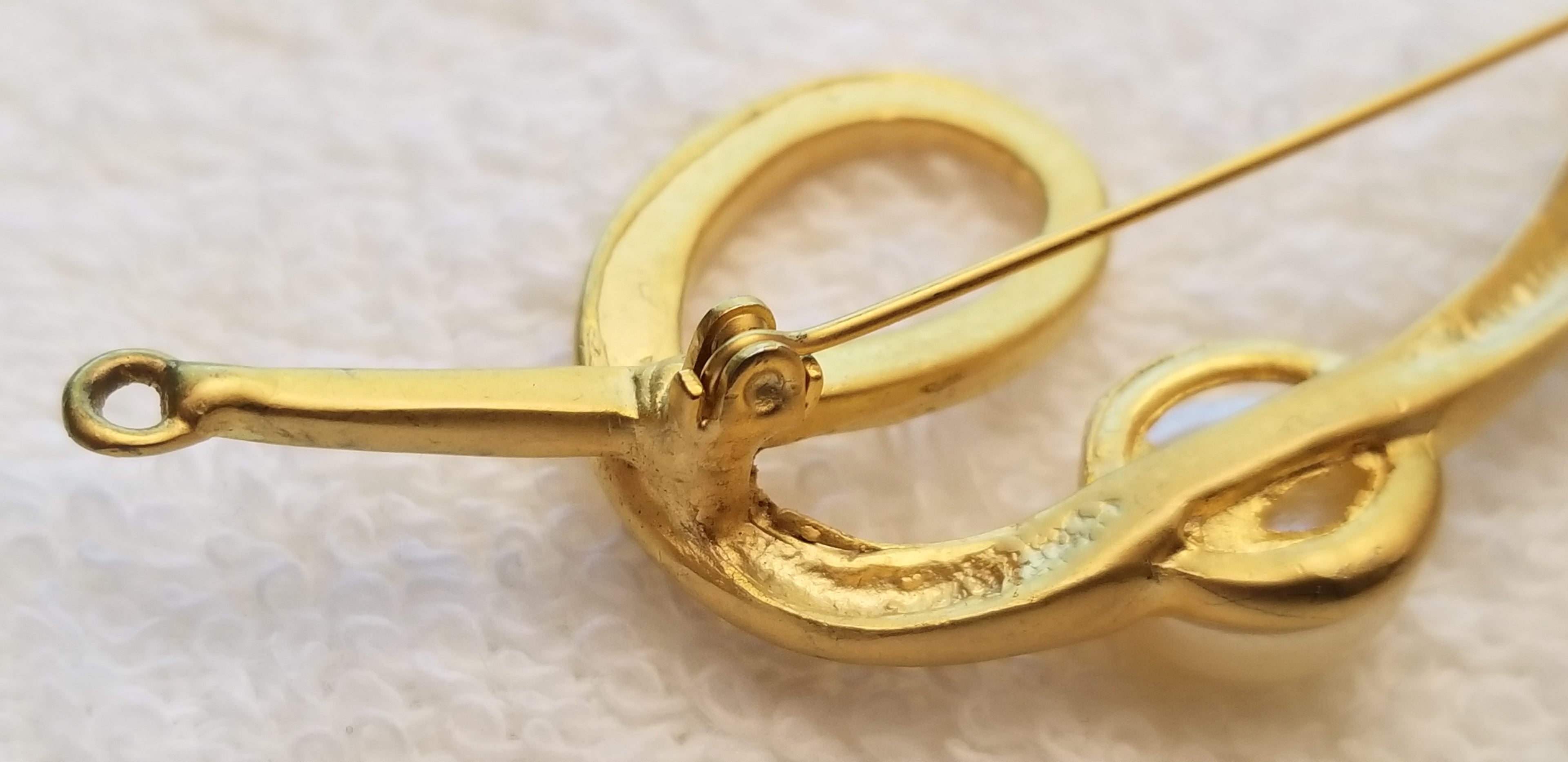 Vintage Gold Tone Faux Pearl Brooch