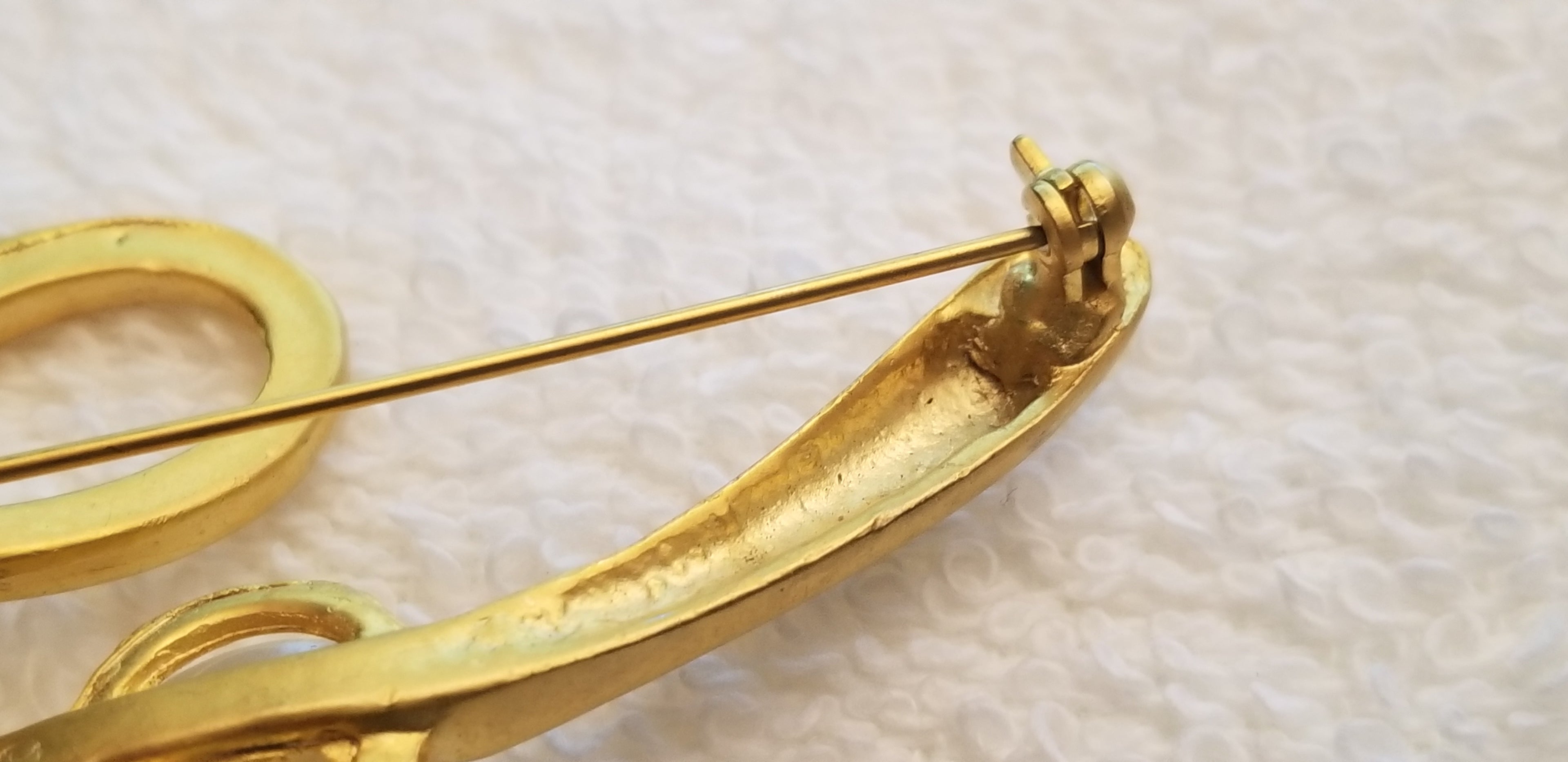 Vintage Gold Tone Faux Pearl Brooch