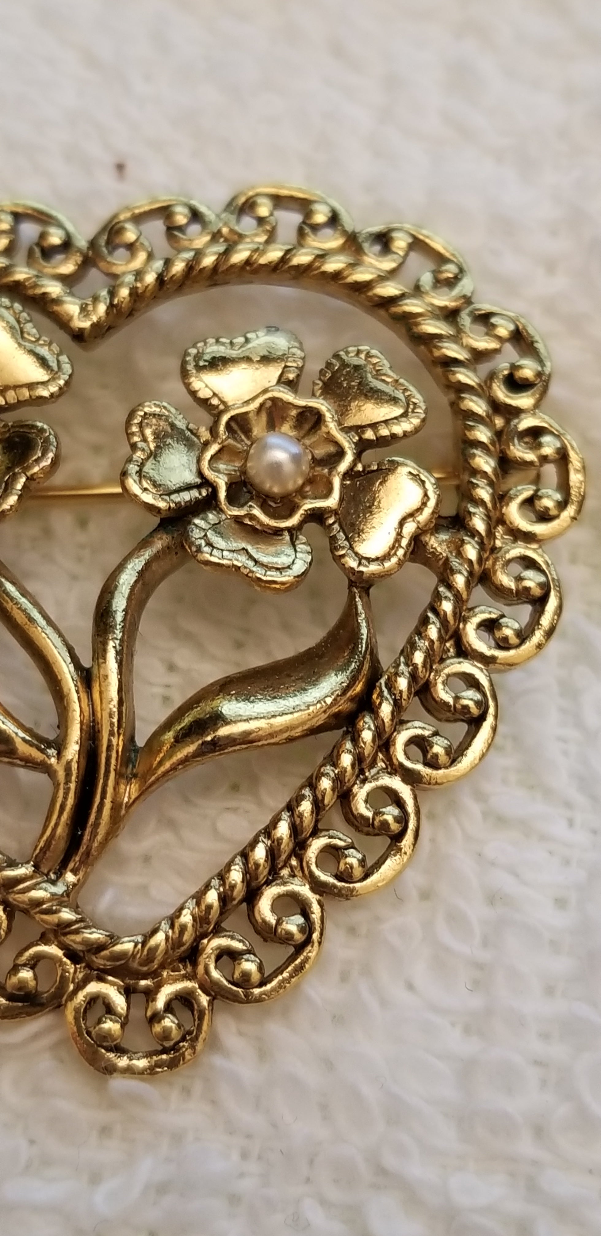 Gold Tone Heart Flower Brooch