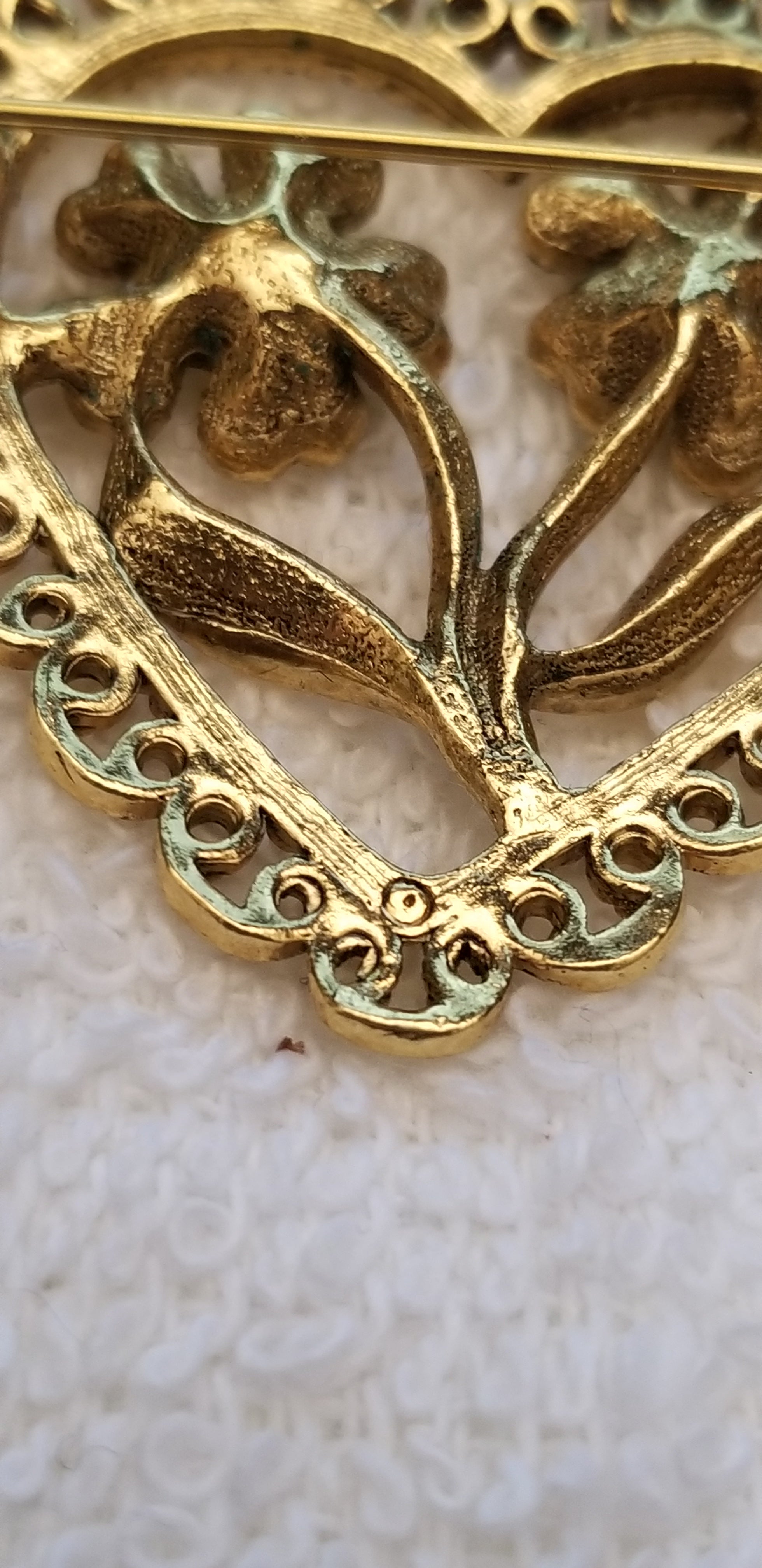 Gold Tone Heart Flower Brooch