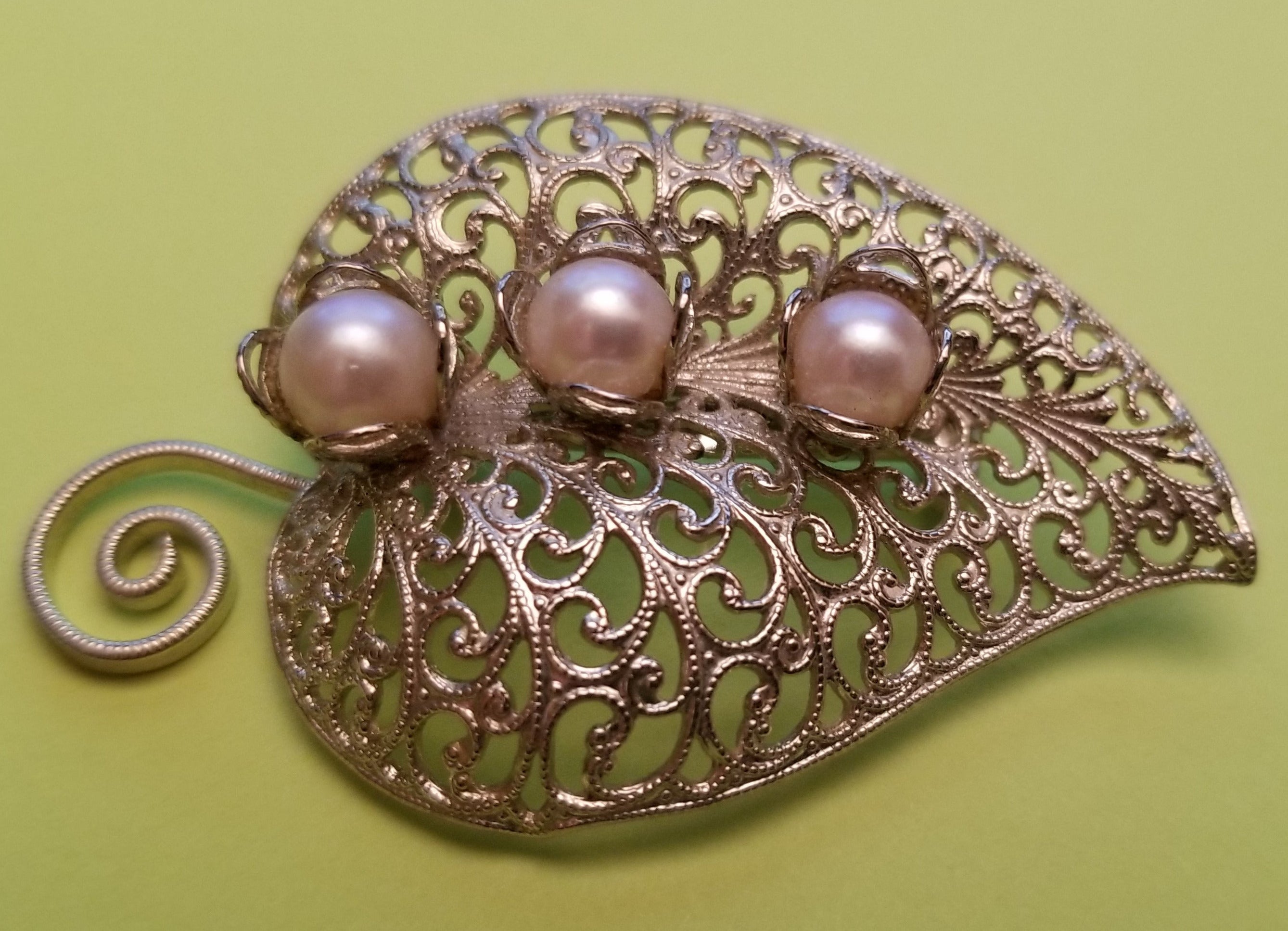 Vintage Silver Tone Filigree Brooch