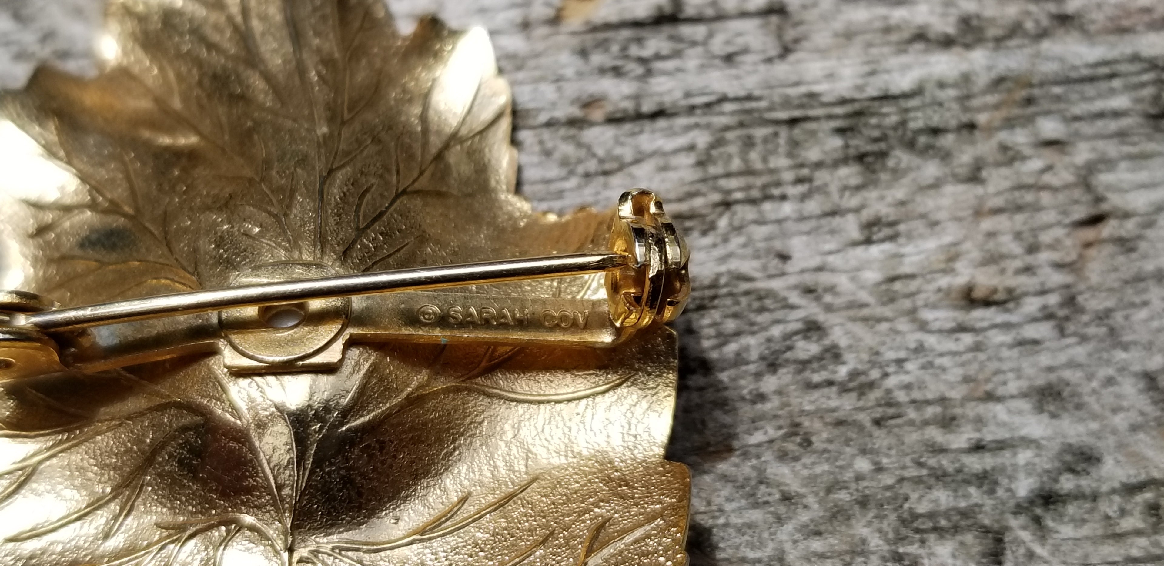 Vintage Sarah Coventry Gold Tone Leaf Brooch