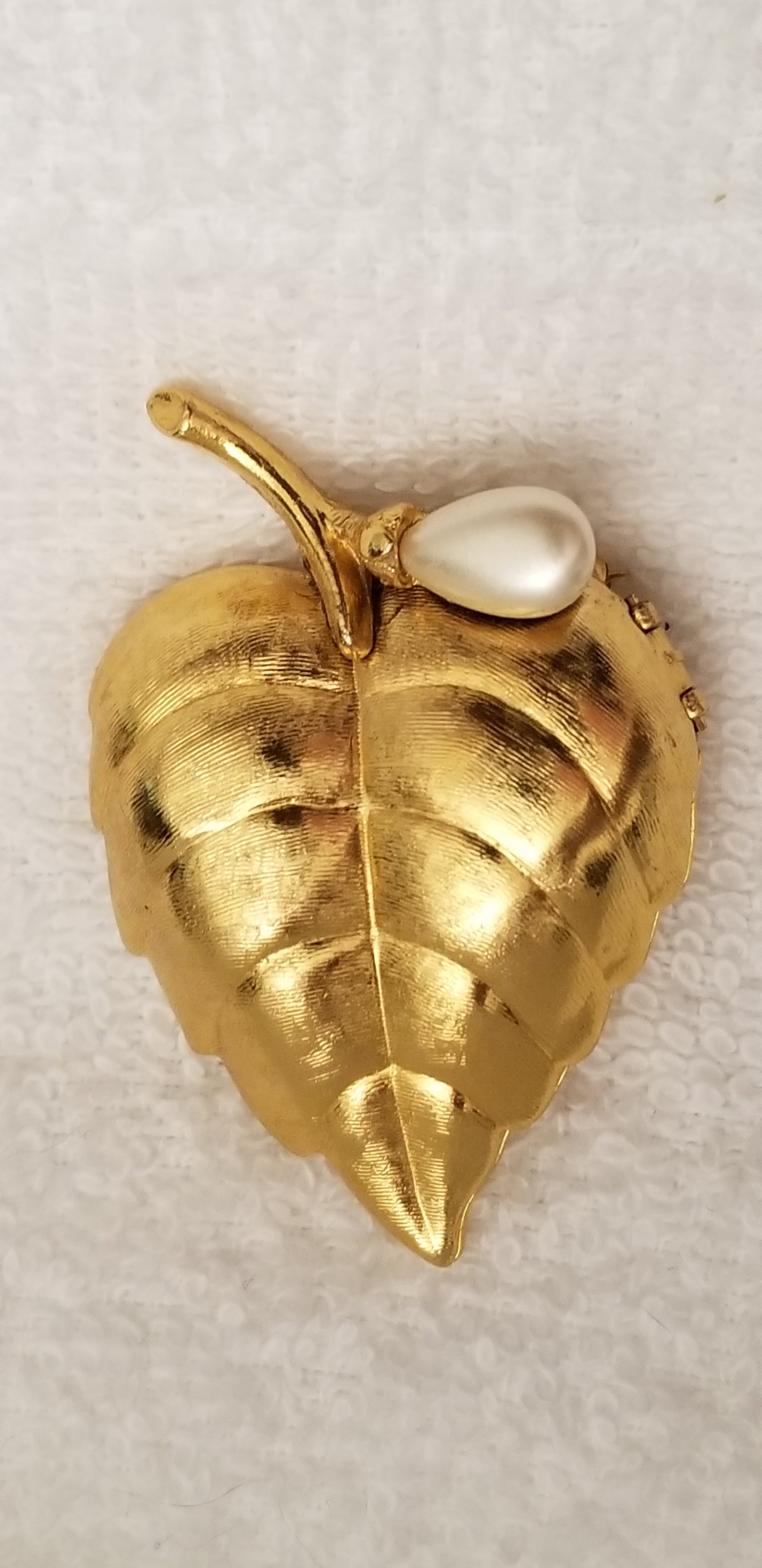 Vintage AVON Perfume Leaf Locket