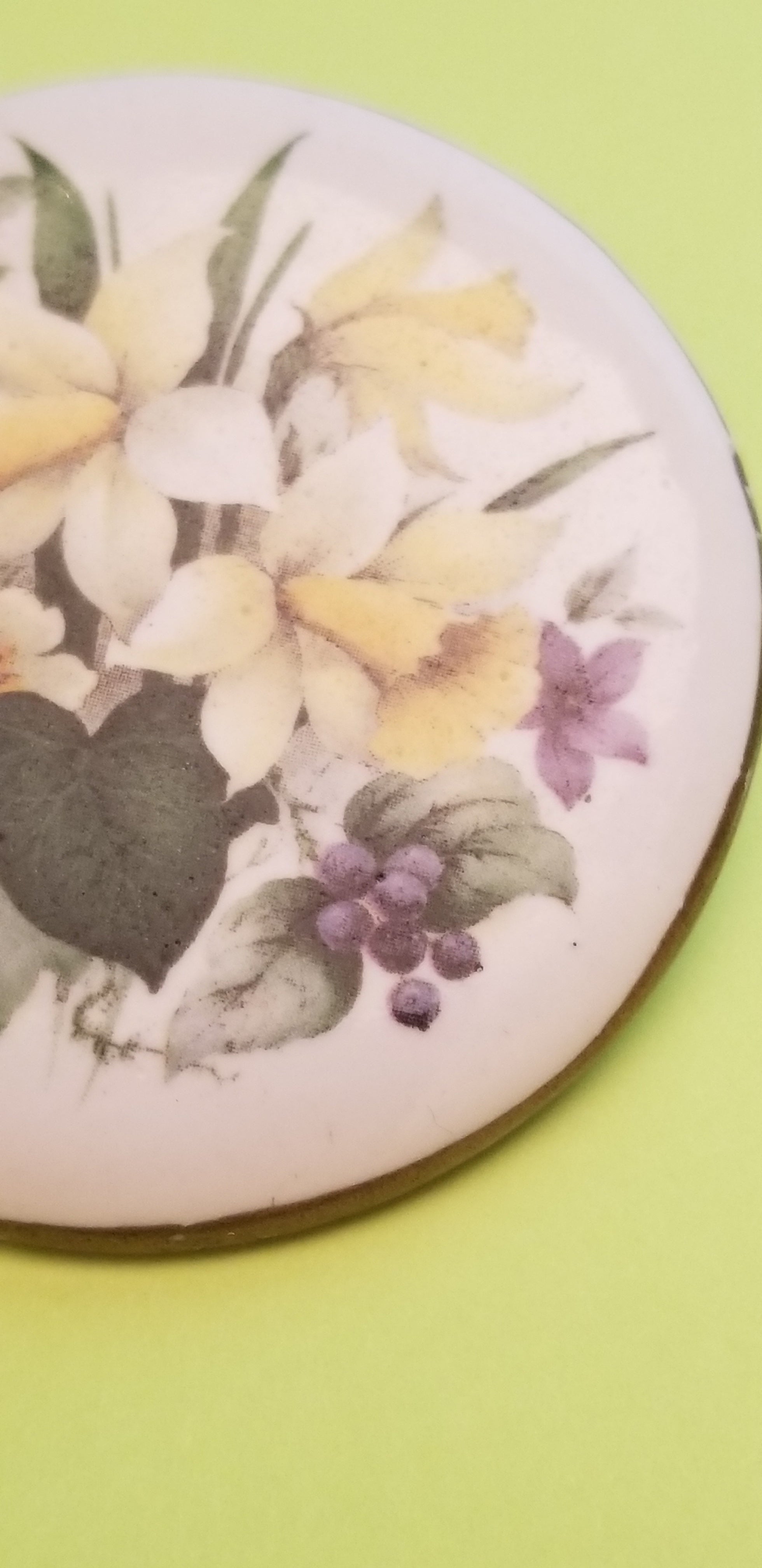 Vintage Ceramic Transferware Flower Design Brooch