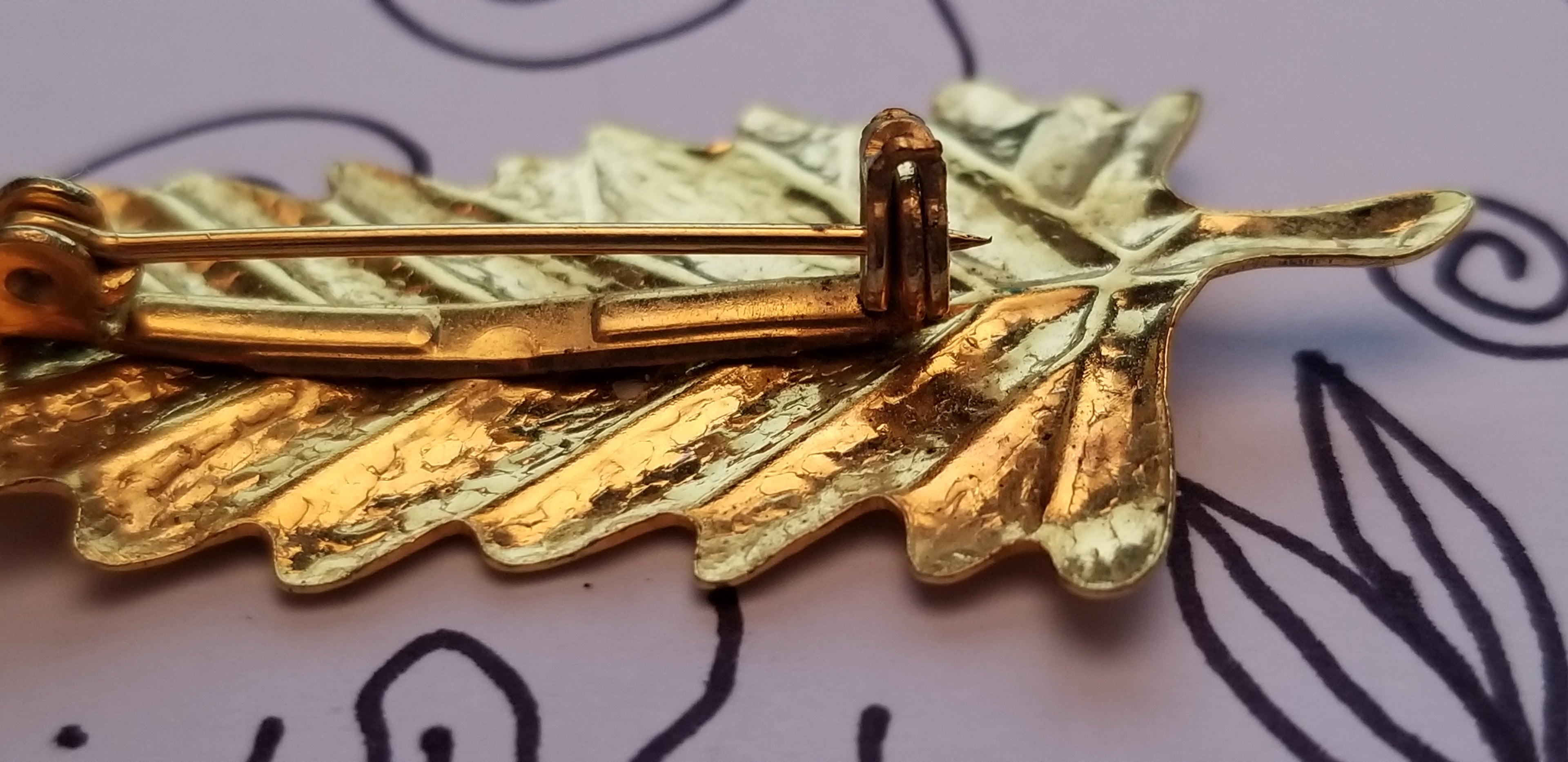 Gold Tone Leaf Brooch