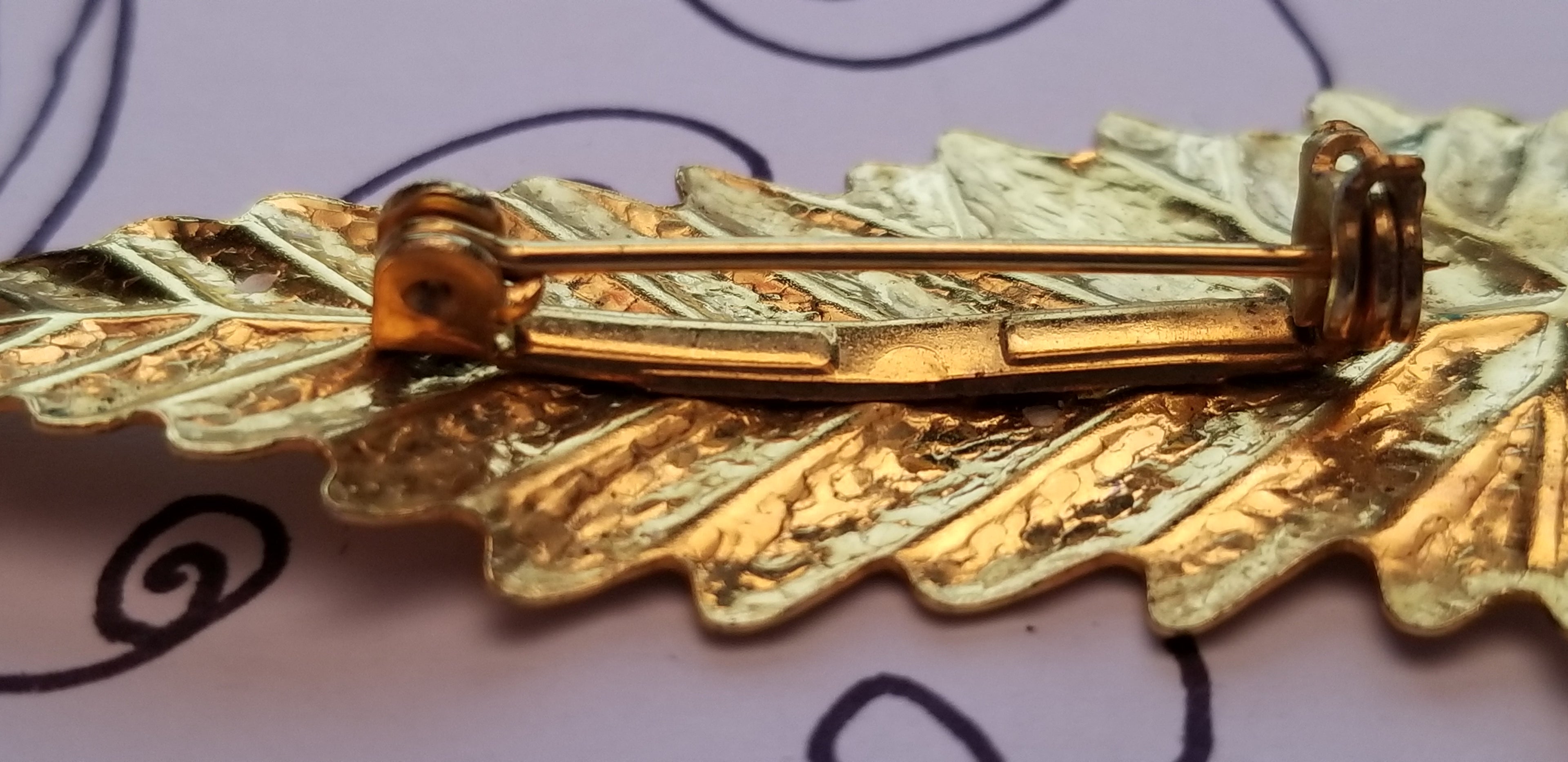 Gold Tone Leaf Brooch