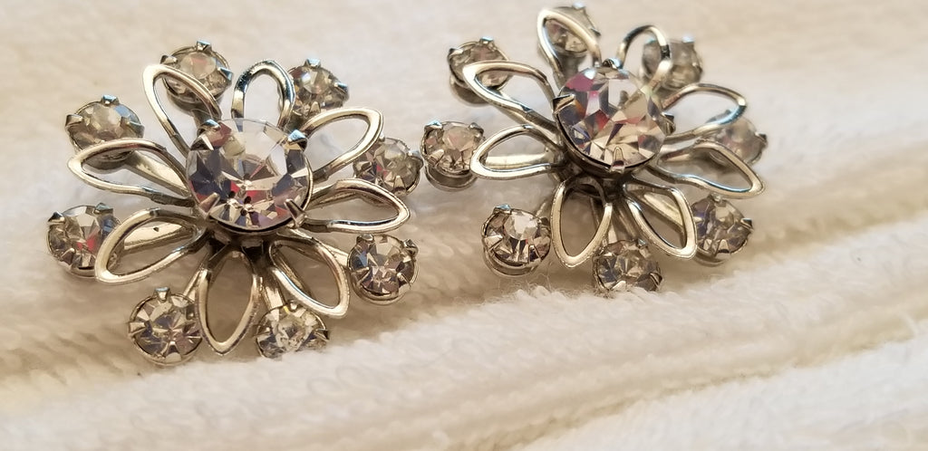 Vintage Silver Tone Flower Screw Back Earrings