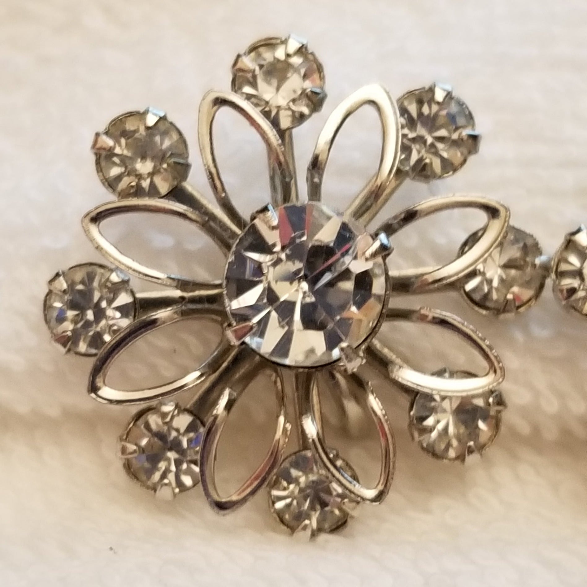 Vintage Silver Tone Flower Screw Back Earrings