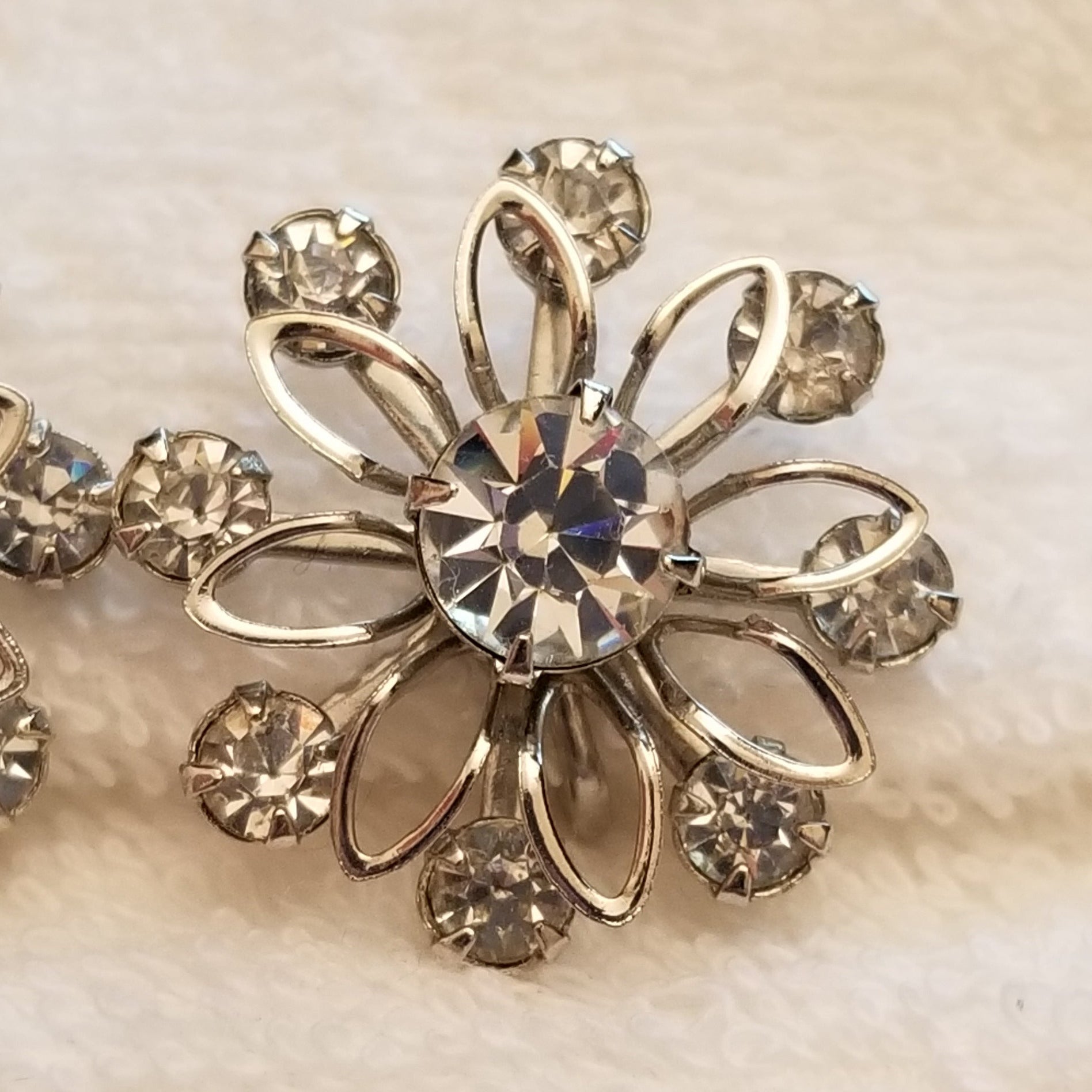 Vintage Silver Tone Flower Screw Back Earrings