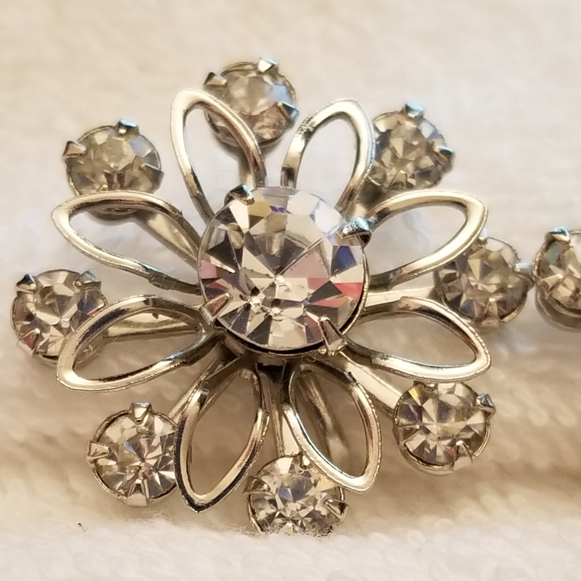 Vintage Silver Tone Flower Screw Back Earrings