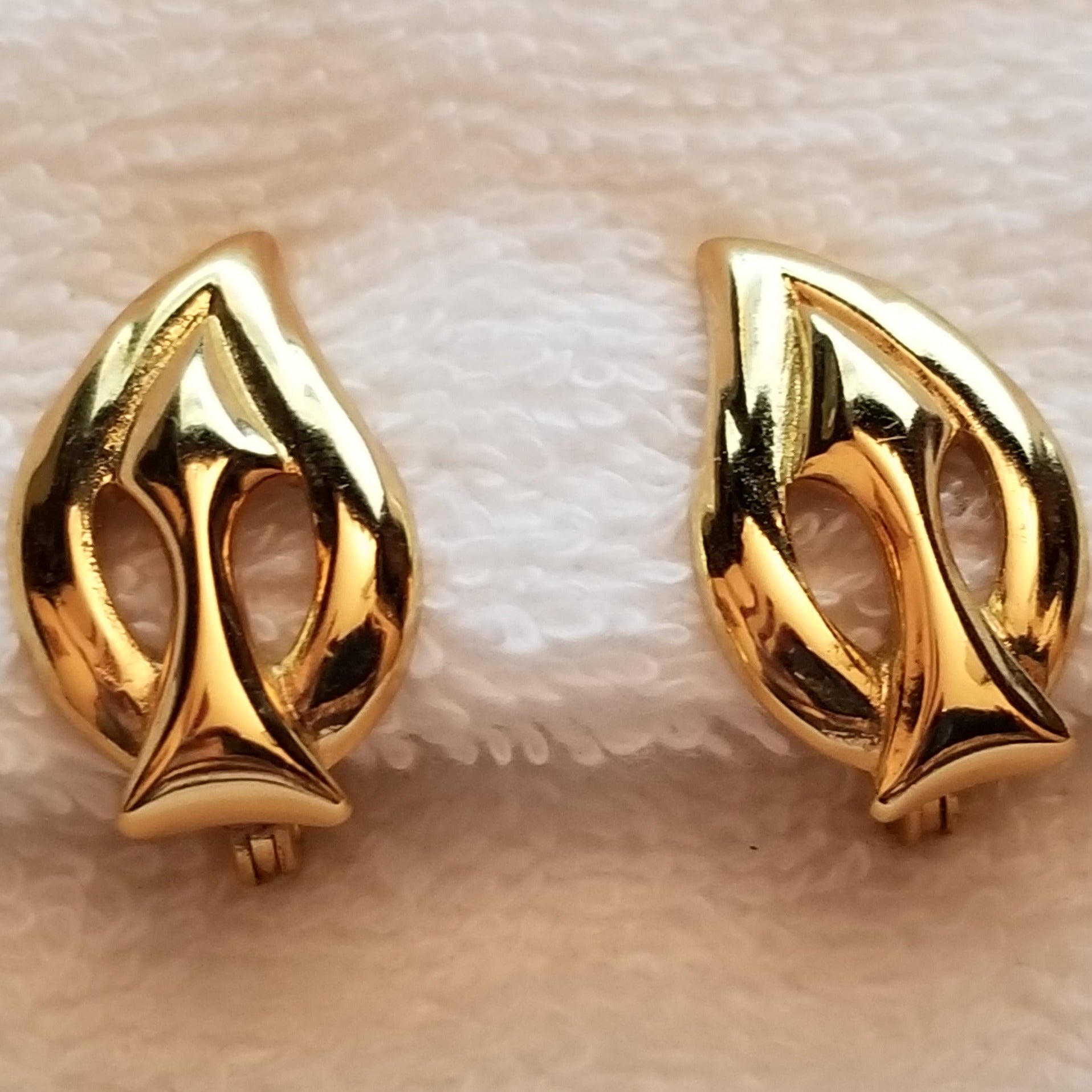 Vintage Monet Gold Tone Flame Earrings