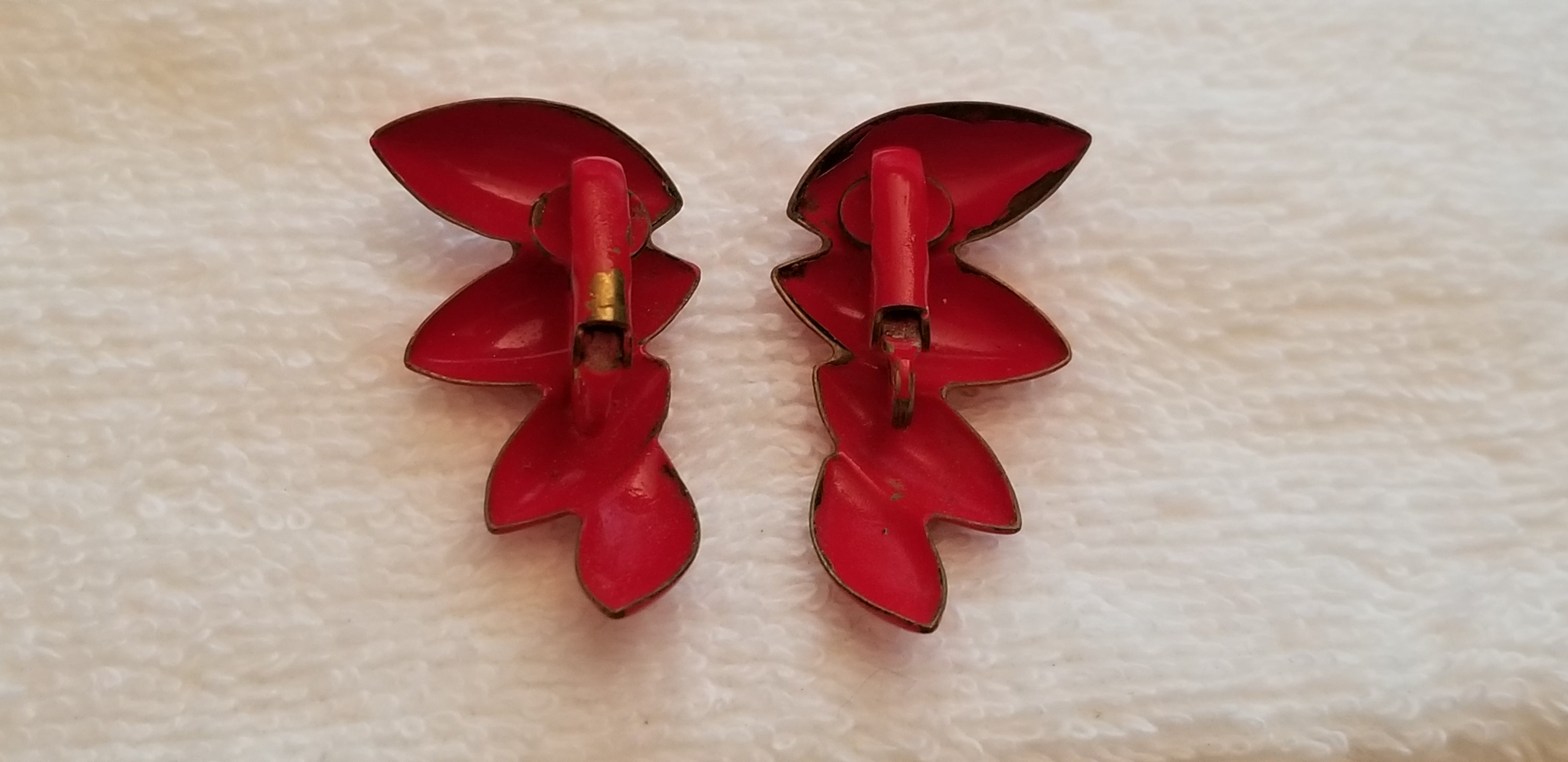 Vintage Retro Red Metal Clip On Earrings