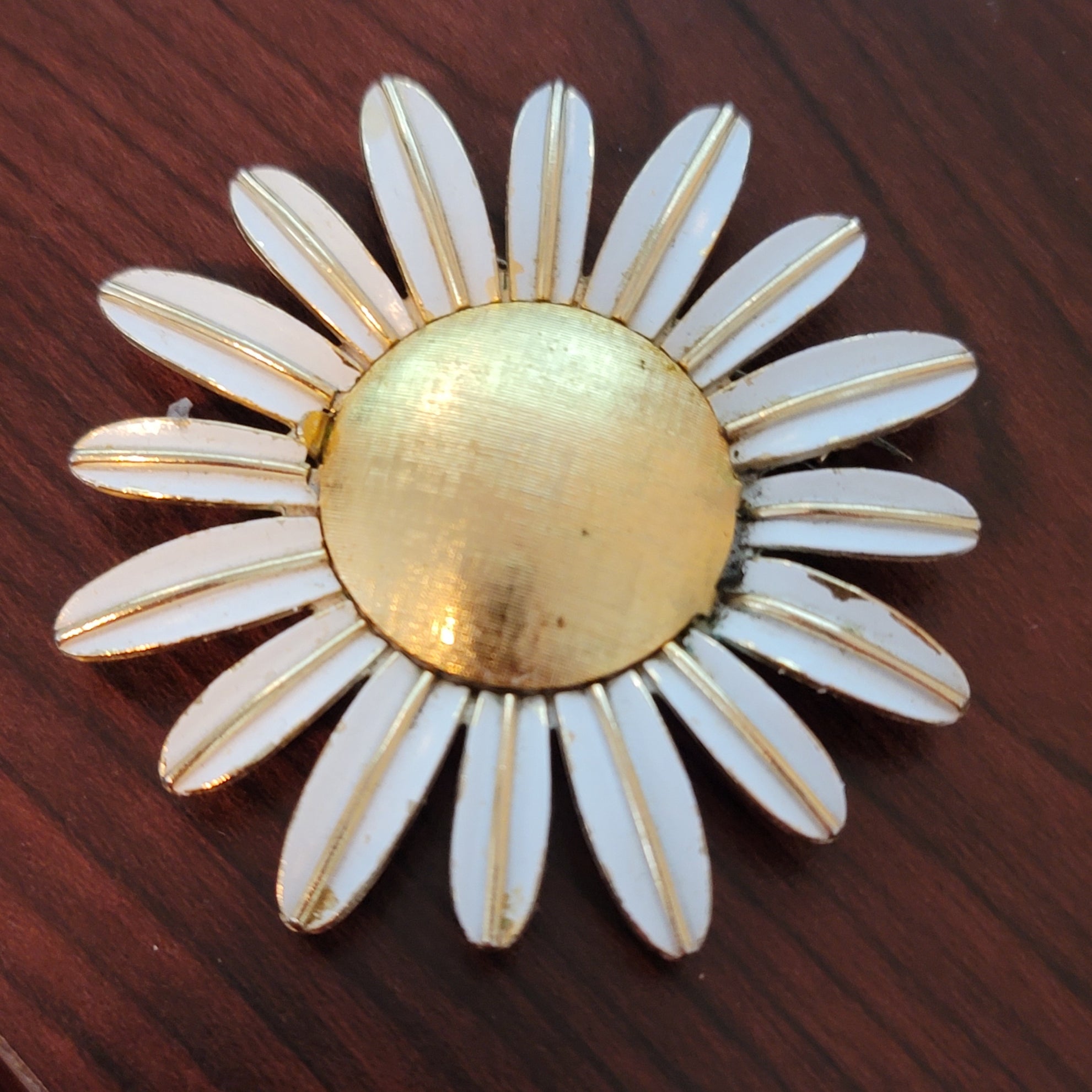 Vintage Avon Daisy Perfume Brooch