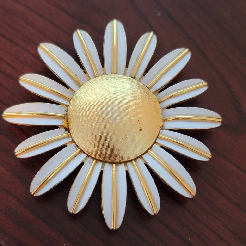 Vintage Avon Daisy Perfume Brooch