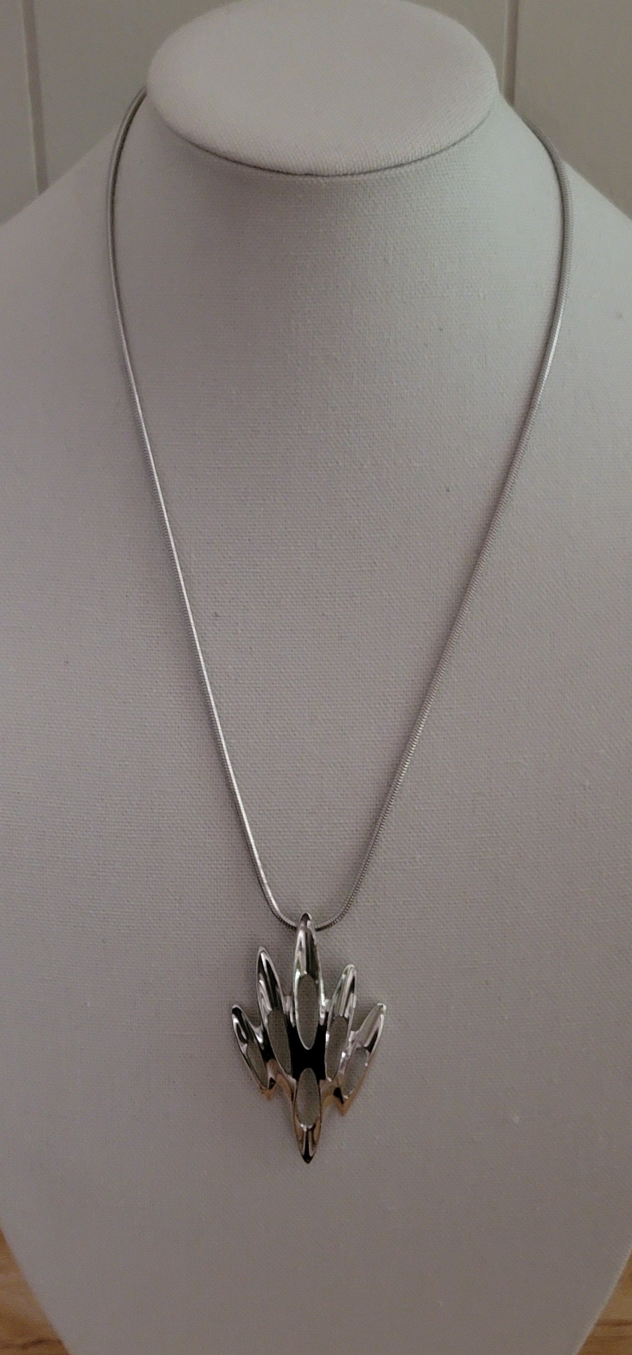 Vintage Crown Trifari Silver Tone Necklace
