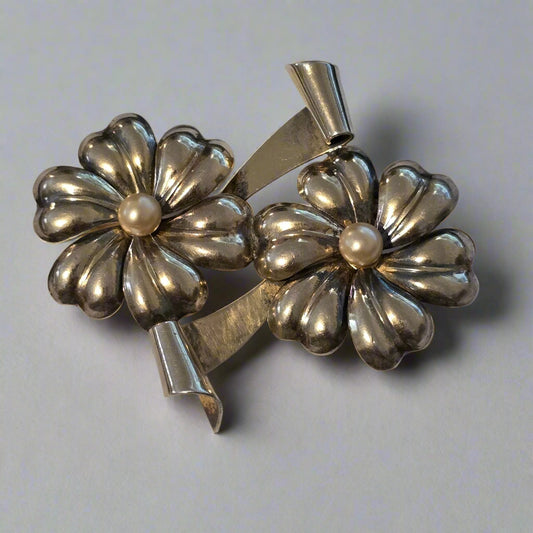 Vintage Silver-Tone Double Flower Brooch with Faux Pearls – Pre-Owned