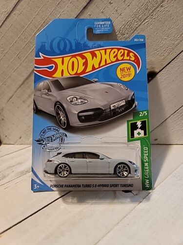 hot wheels porsche panamera turbo s e-hybrid Turismo
