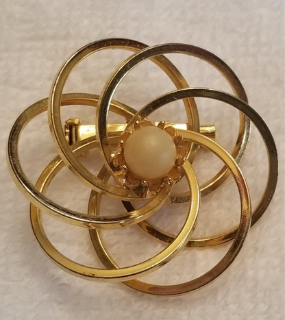 Vintage Gold Tone Interlocking Brooch