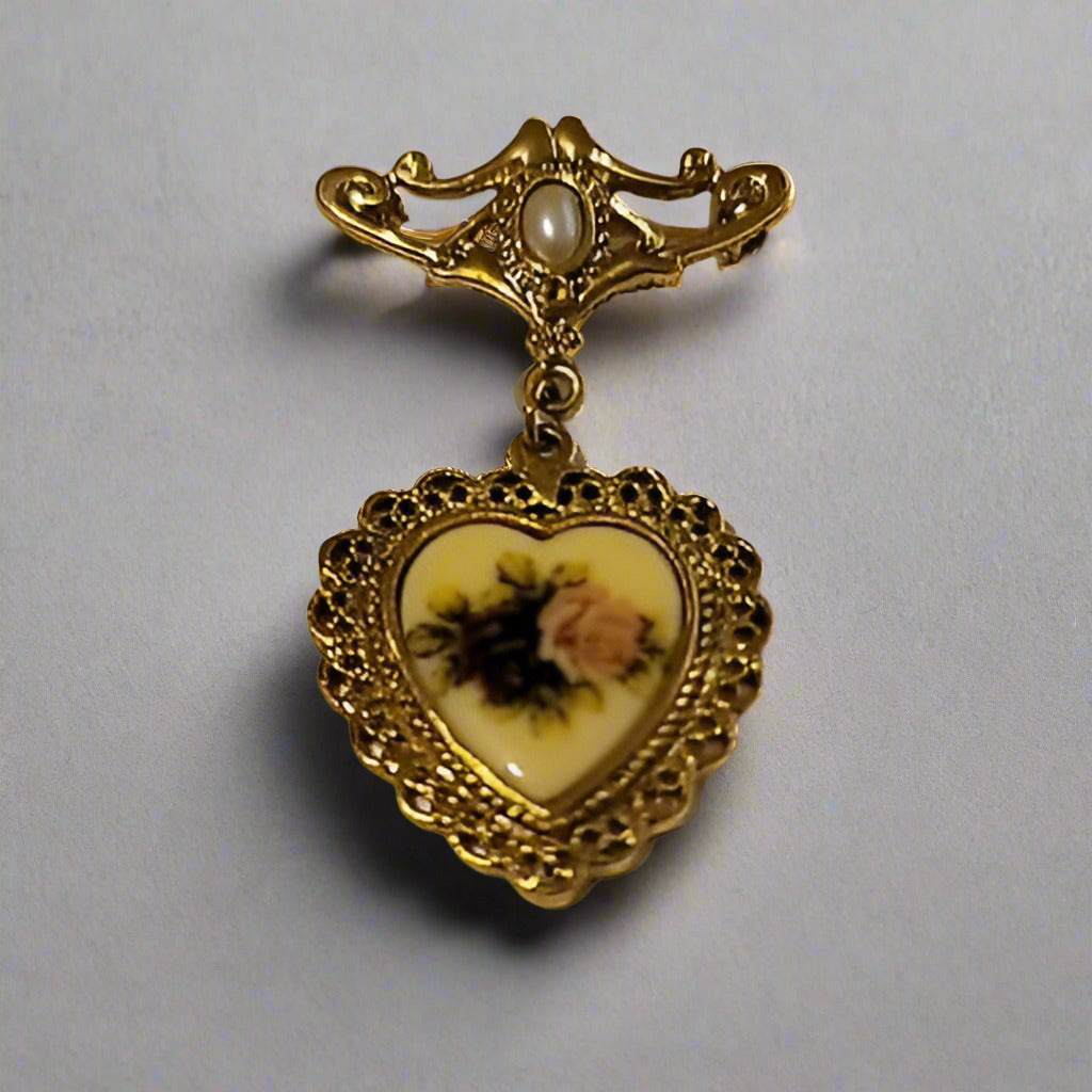 Vintage Revival Gold Tone Cameo Heart Brooch