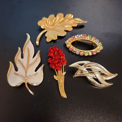 Lot of 5 Brooches