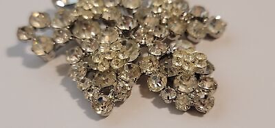 Vintage Weiss Rhinestone Brooch