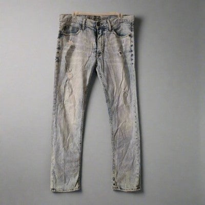Men’s Light Wash Distressed Jeans – Straight Leg