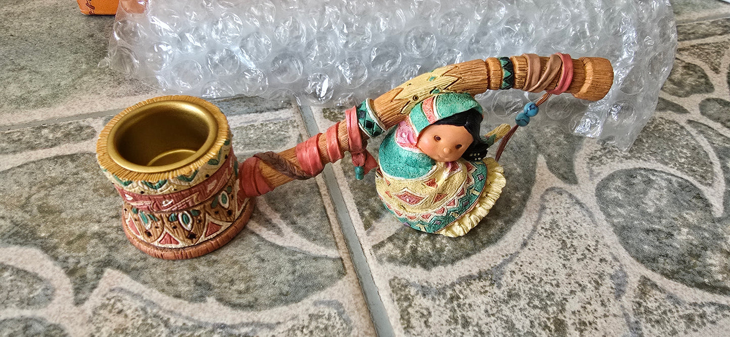 Enesco Friends of the Feather – Pipe Figurine – 1995 (Item #171875)