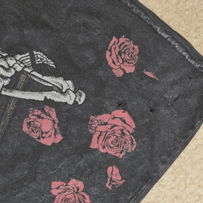 Affliction Angel Skeleton Roses Tee Men’s Large Distressed (Flaws)