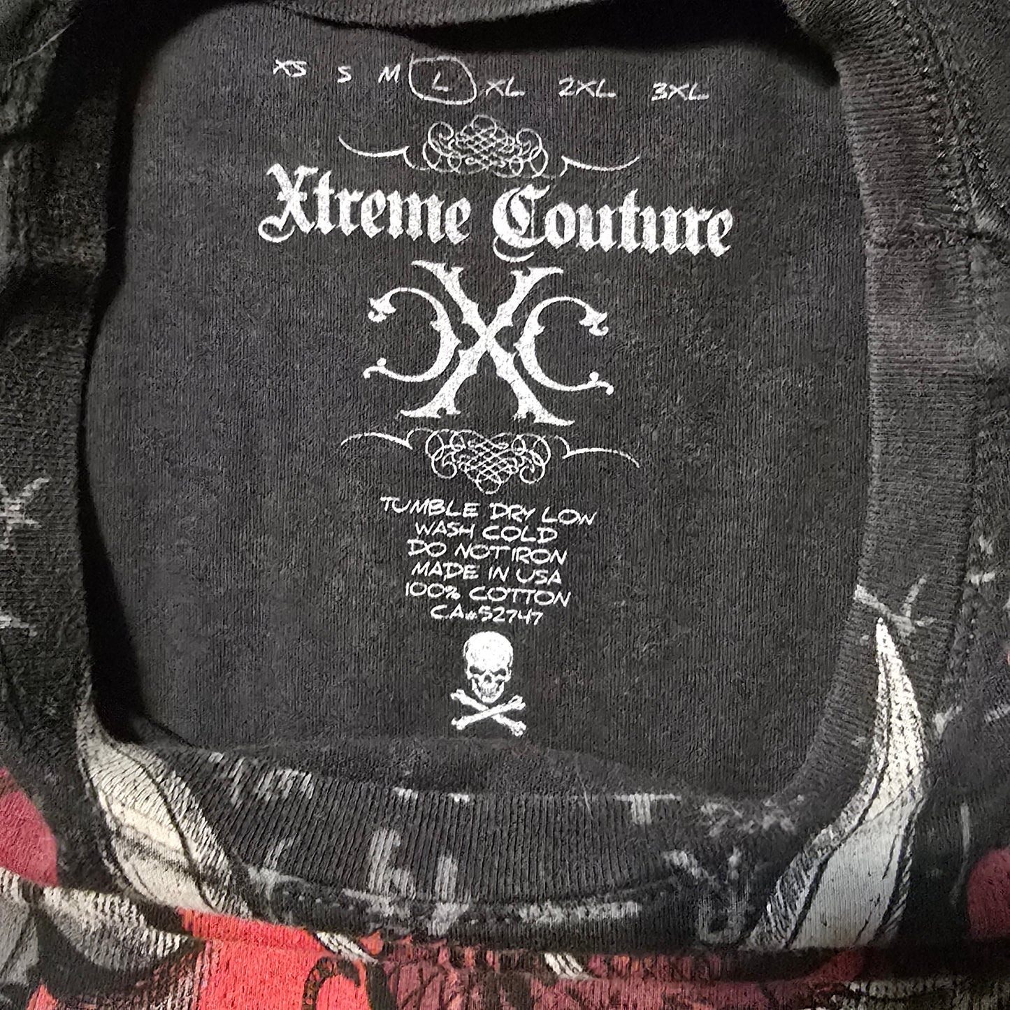 Xtreme Couture Oni Mask Graphic Tee Men’s Large Distressed Flaws