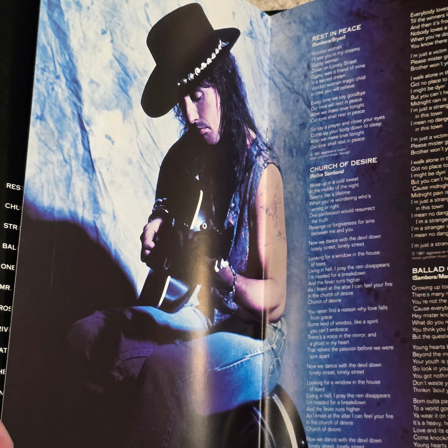 Vintage 1991 Richie Sambora – Stranger In This Town CD Longbox + Promo Pick Necklace