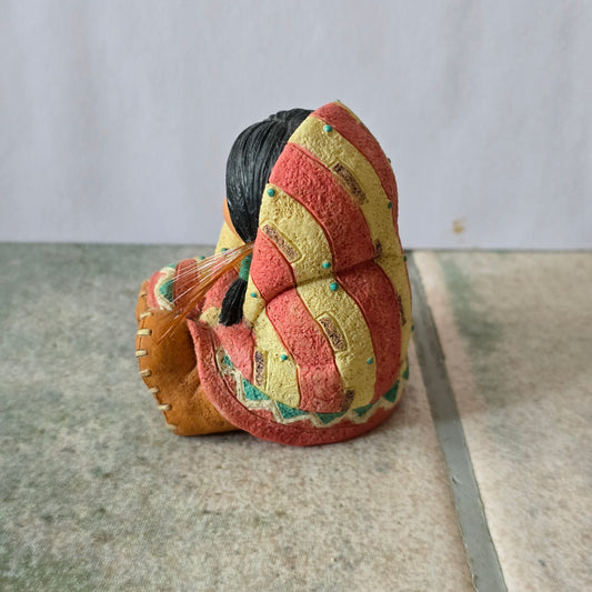 Enesco Friends of the Feather – “Wrapped In Love” – 1994 Figurine (#115649)