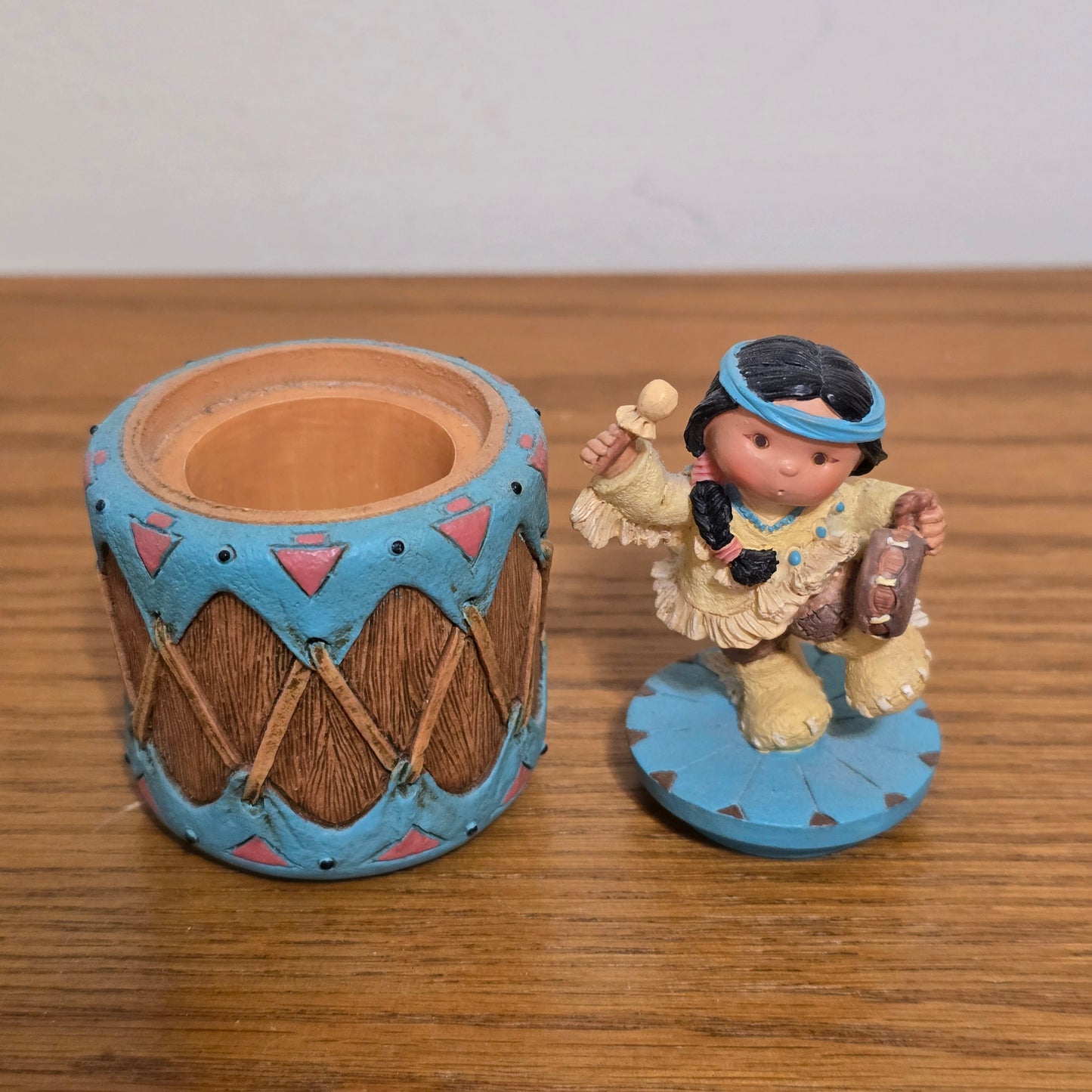 1995 Enesco Friends of the Feather “Rhythm” Drum Figurine