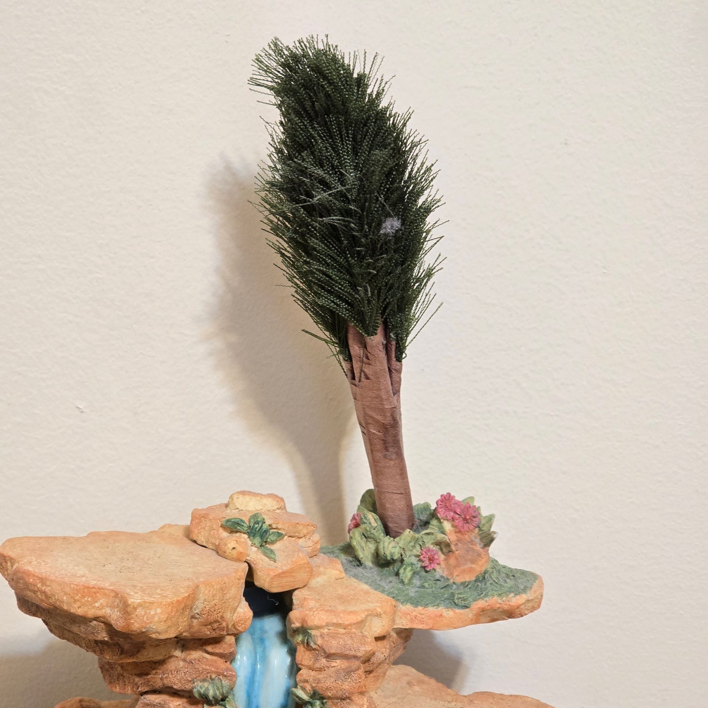 1998 Enesco Friends of the Feather Waterfall Figurine by Karen Hahn