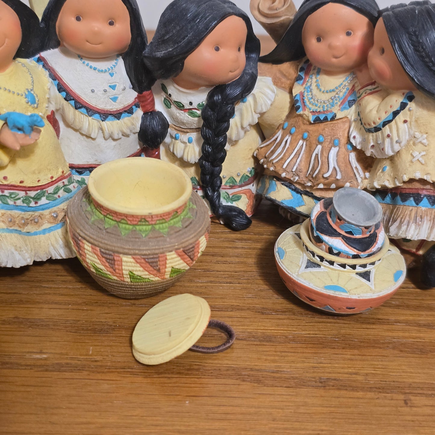 1998 Friends of the Feather “Best of Friends” 5th Anniversary Figurine