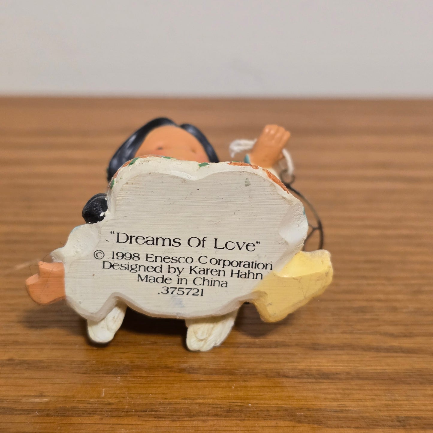 1998 Enesco Friends of the Feather “Dreams of Love” Figurine