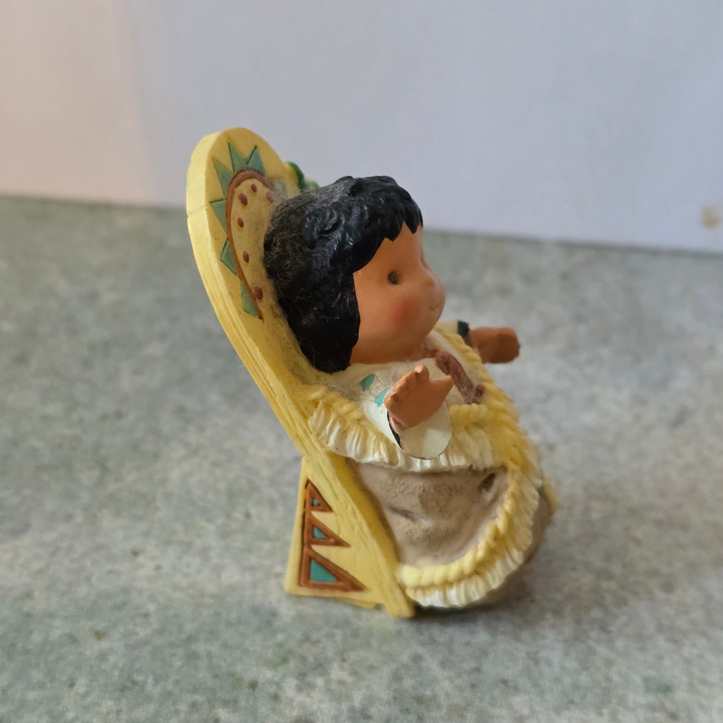 Enesco Friends of the Feather – Cradleboard Baby – 1998 Miniature Figurine