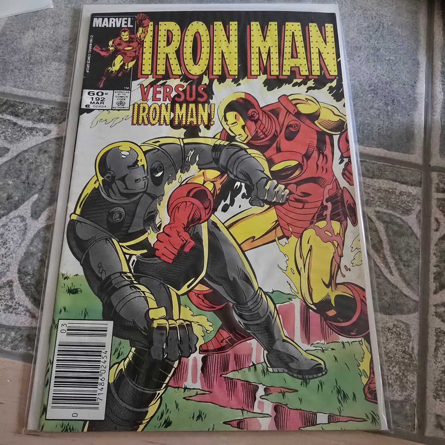 Iron Man #192 (1985) Marvel Comic – Iron Man vs Iron Man – Bronze Age VF