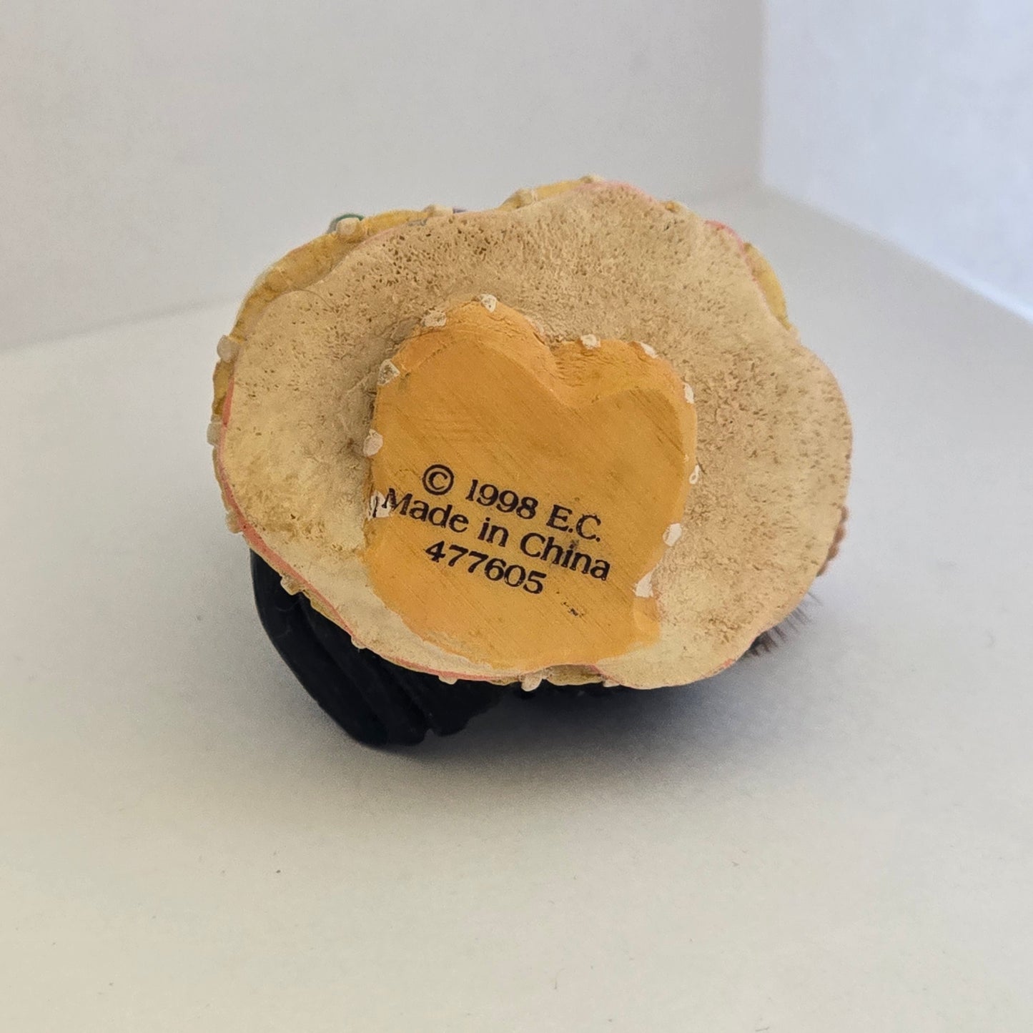 1998 Friends of the Feather – Girl with Flowers Figurine – Enesco – Karen Hahn – 477605