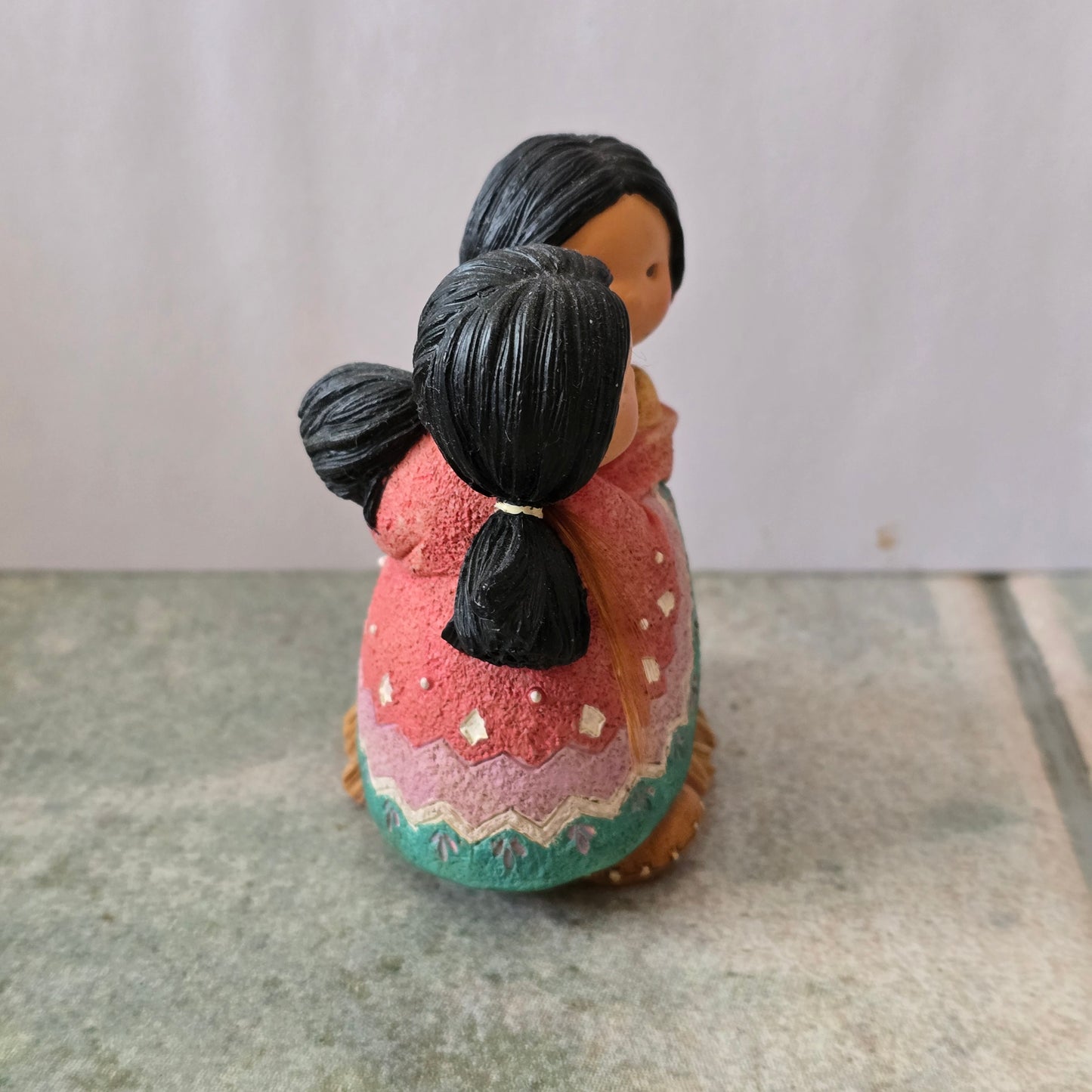 Enesco Friends of the Feather – “Gotta Have A Hug” – 1994 Figurine (#115746)