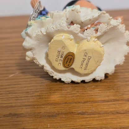 1998 Enesco Friends of the Feather “Dreams of Peace” Angel Figurine
