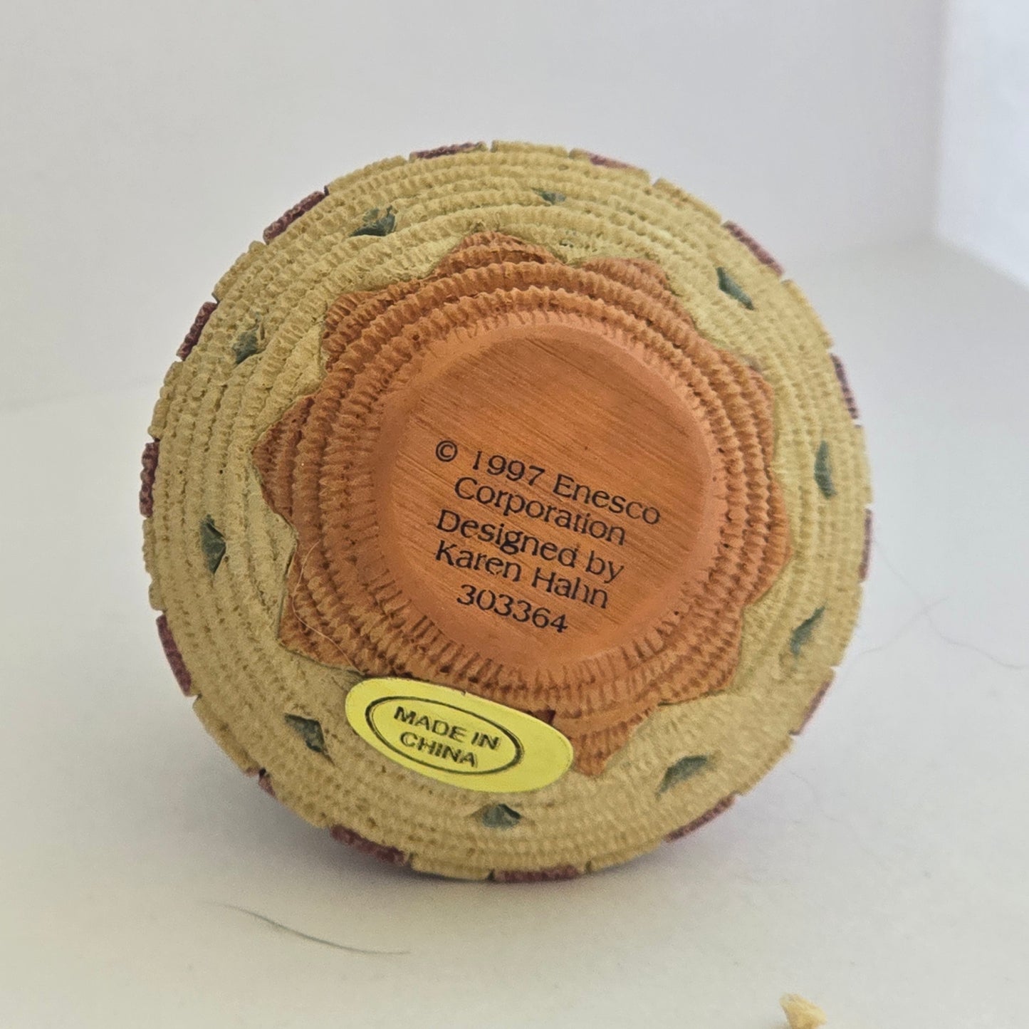 1997 Enesco Friends of the Feather Mini Basket Figurine 303364 Karen Hahn